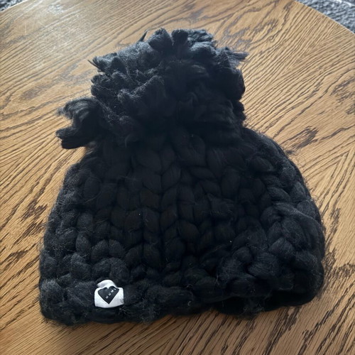 Dior cashmere scarf and gloves like new, black with free hat