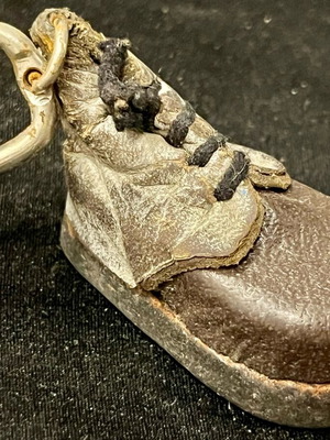 Miniature shoe key chain vintage artisan French used, two-tone leather design