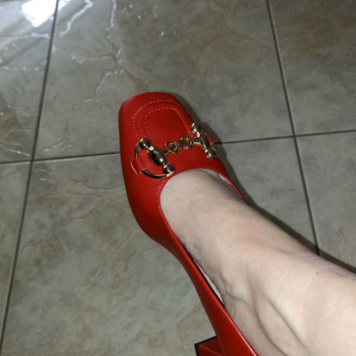 Avento red pumps new with low square heel size 38