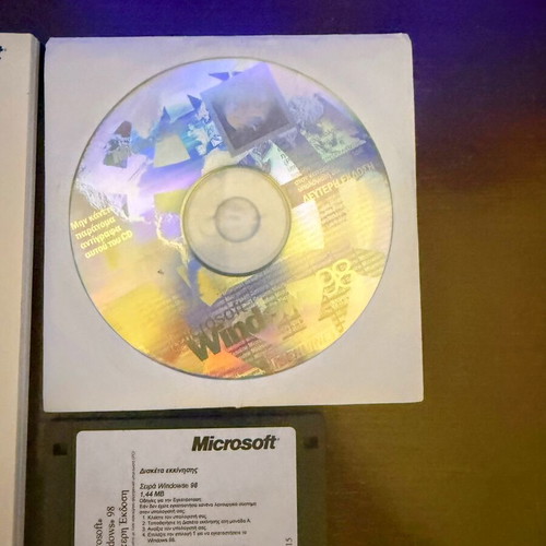 Microsoft Windows 98 Second Edition SE OEM CD with Boot Disk and Greek Manual like new