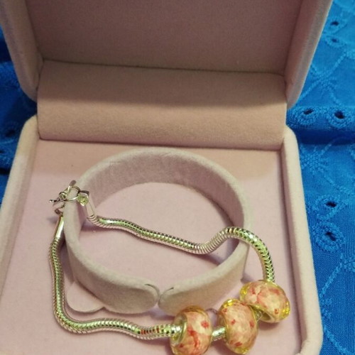 Silver plated bracelet with 3 salmon beads, 19 cm