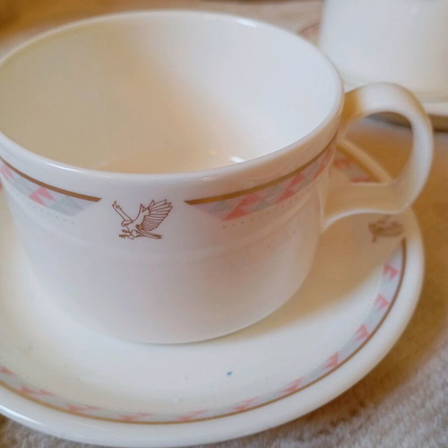 Gulf Air porcelain lot like new, 13 pieces from Bahrain airlines