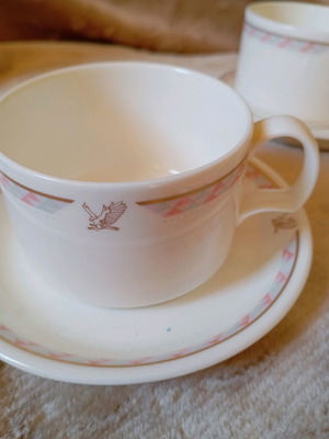 Gulf Air porcelain lot like new, 13 pieces from Bahrain airlines