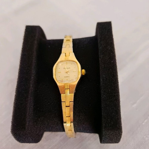 Quartz wristwatch women's like new, jewelry, 23 mm diameter
