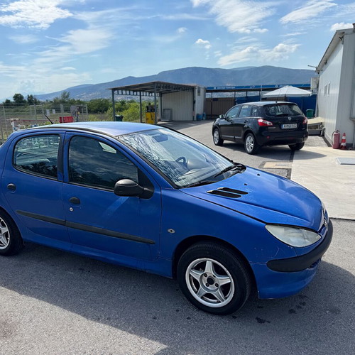 Peugeot 206 used, fully functional, ready for transfer
