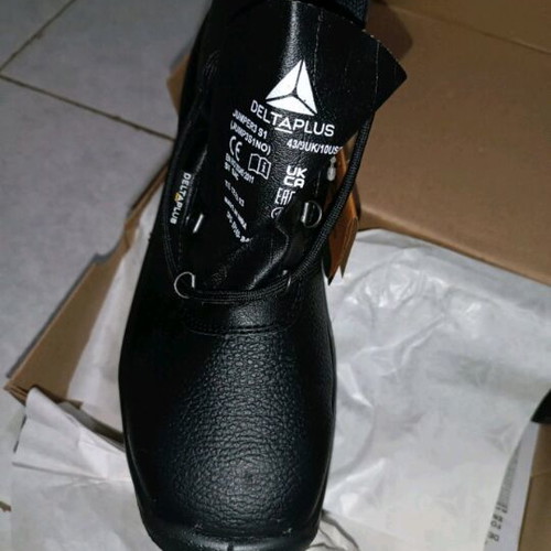 Delta Plus Jumper3 safety boots new with box