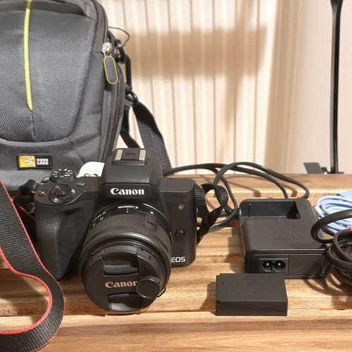 Canon EOS M50 mirrorless like new with EF-M 15-45mm IS STM lens