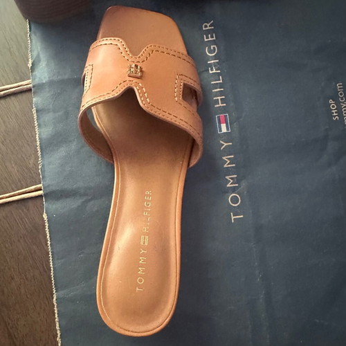 Tommy Hilfiger platform sandals size 38, camel