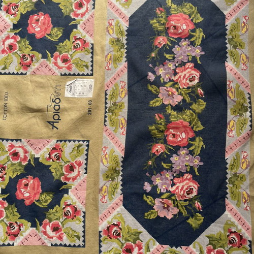 Semin tablecloth with 2 napkins new