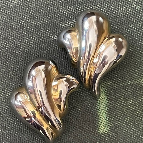 P.E.P. Custom Jewellery collectible large clip earrings like new