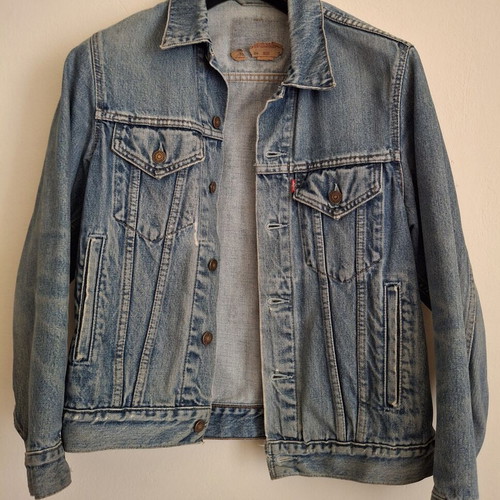 Levi's denim jacket used, size small, blue