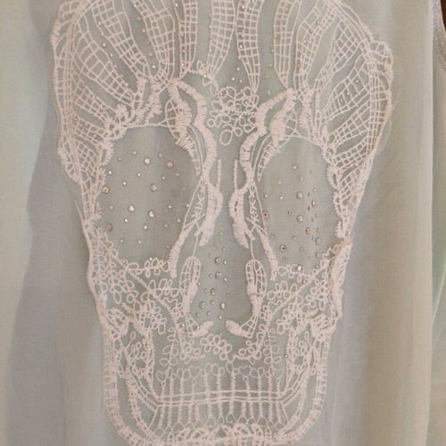Women's blouse like new, sizes M and L