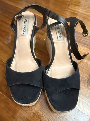 Steve Madden black platform sandals like new, size 38