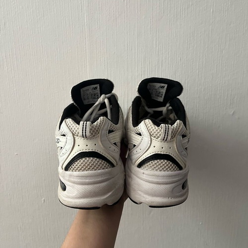 New Balance athletic shoes used no 38 black and white