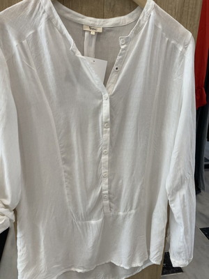 Yerse white viscose shirt, premium quality, like new
