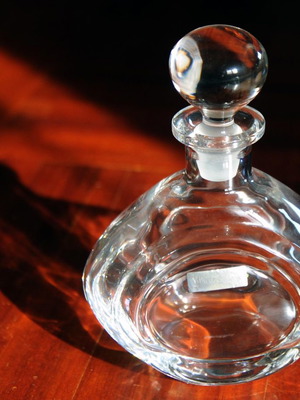 Crystal whiskey decanter with stopper new