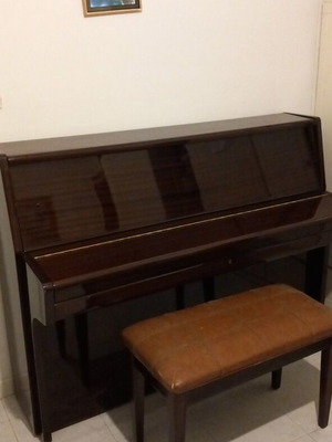 Kawasaki Upright Piano brown glossy, like new