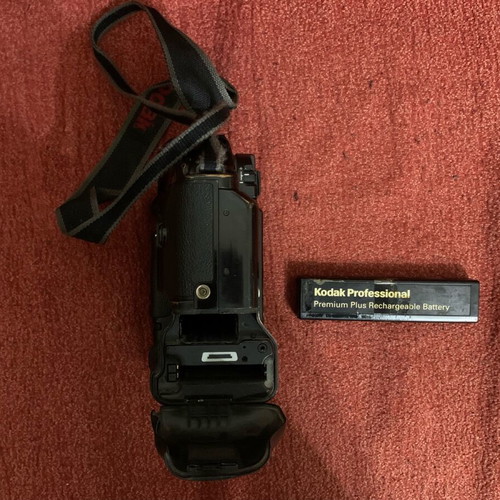 Kodak Professional DCS 520 (Canon EOS-1N) used collectible camera