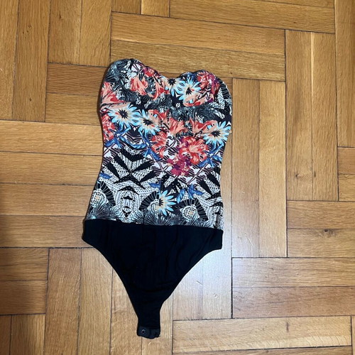 Bershka bodysuit small used, multicolor