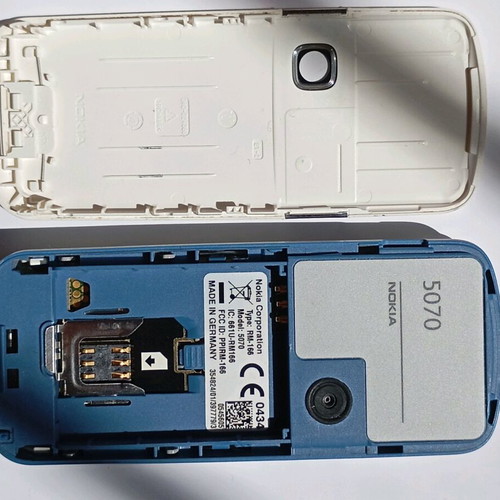 Nokia 5070 used without battery, suitable for collection