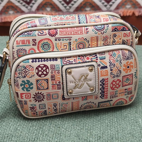 Verde shoulder bag like new, cream multicolor geometric design