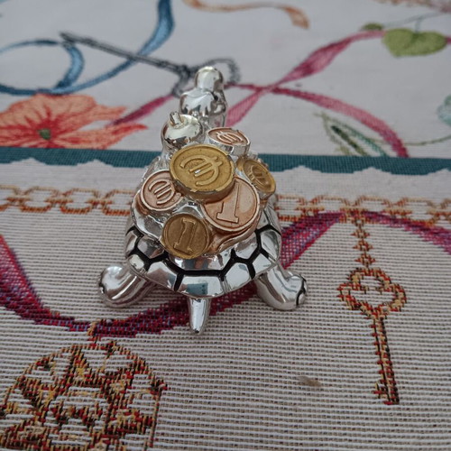 Small decorative turtle like new, home good luck charm