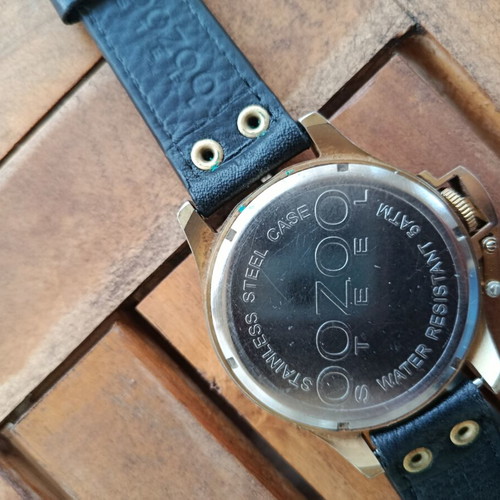 Oozoo Steel wristwatch used with white dial and black leather strap