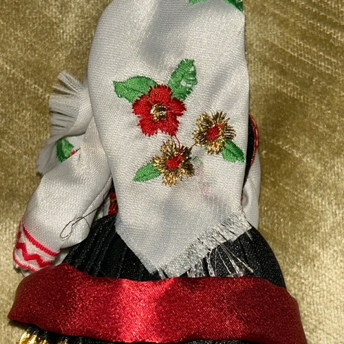 Traditional doll like new, 18cm height