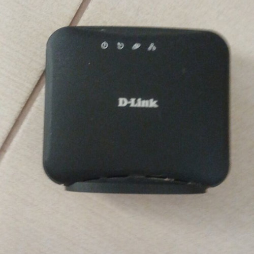 D-Link DSL-321B router like new, ADSL internet connection