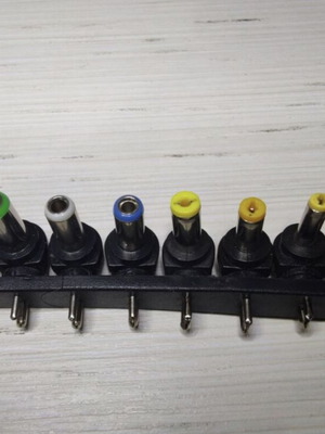 Universal power supply plugs like new