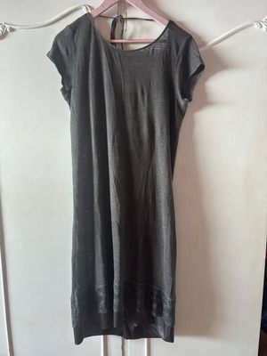Airy dress with open back and lace hem, like new, gray