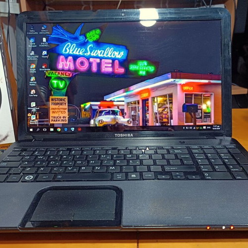 Toshiba Satellite C-855 laptop Intel Core i3 4GB RAM 500GB HDD Windows 10