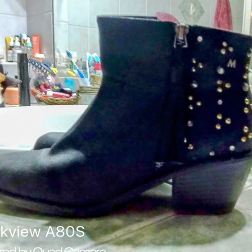 Maria Mare suede ankle boots with studs like new, size 39, black