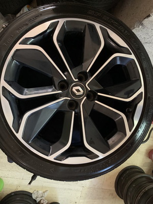 Ζαντολάστιχα Renault Clio 17αρι με λάστιχα Dunlop 205/45/17 σαν καινούργιο