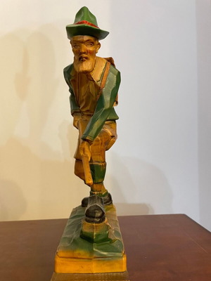 Hunter miniature with leather backpack like new