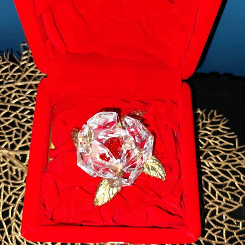Glass rose new handmade in velvet wooden case