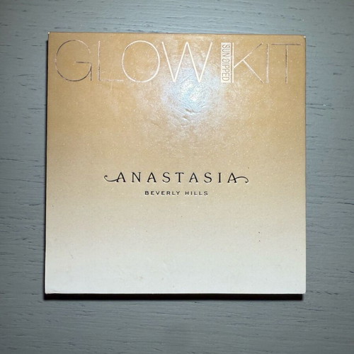 Glow Kit Sundipped Anastasia Beverly Hills highlighter palette like new