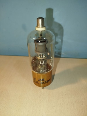 United Electronics JAN CUE-3B24W /4 tube like new