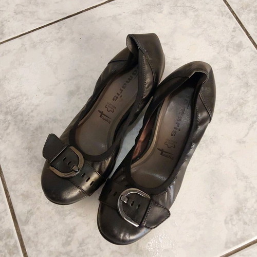 Brand new leather shoes Tamaris size 37. At a lower price for only a few days.