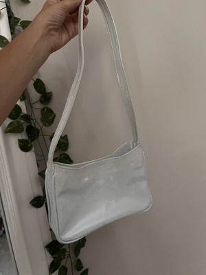 Shoulder bag like new, white