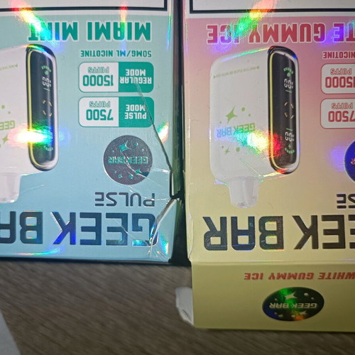 Geek Bar Pulse Vape new, White Gummy Ice & Miami Mint flavors