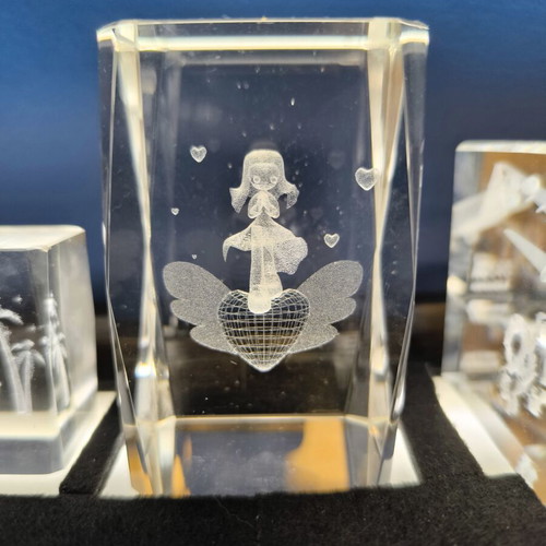 Glass 3D decorative piece 5x5x8 new