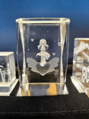 Glass 3D decorative piece 5x5x8 new