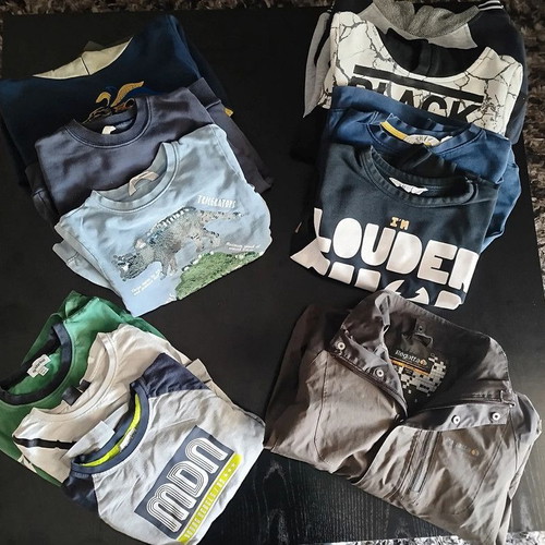 Clothing pack for 8-year-old boy like new, 1 jacket, 9 shirts