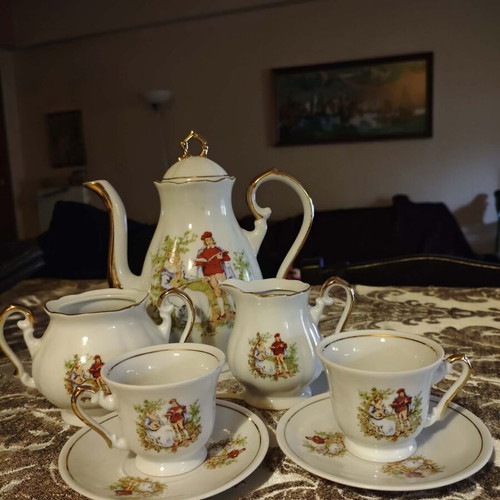 Porcelain coffee set 15 pieces vintage like new