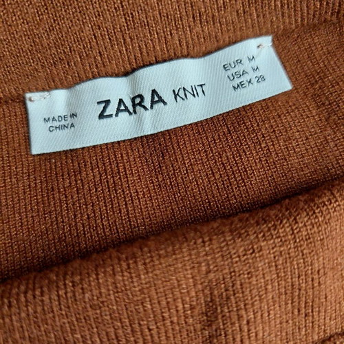 Zara knitted skirt like new, short tan with metal buttons
