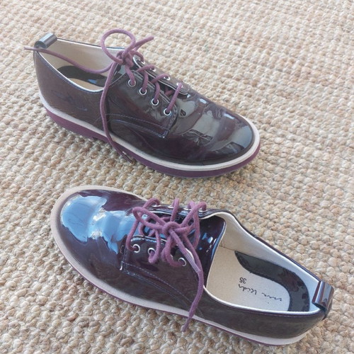 Mia kids patent moccasins used, size 35, purple