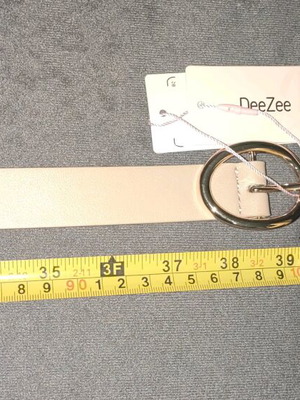 DeeZee women's belt new, 1 meter length, beige with gold buckle