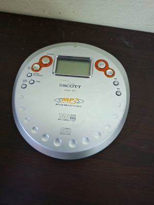 Scott portable CD/MP3 player used