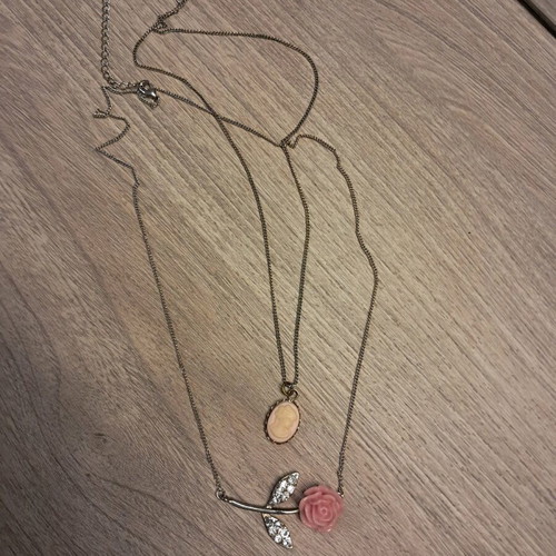 Necklace set with rose earrings pink like new and second necklace gift